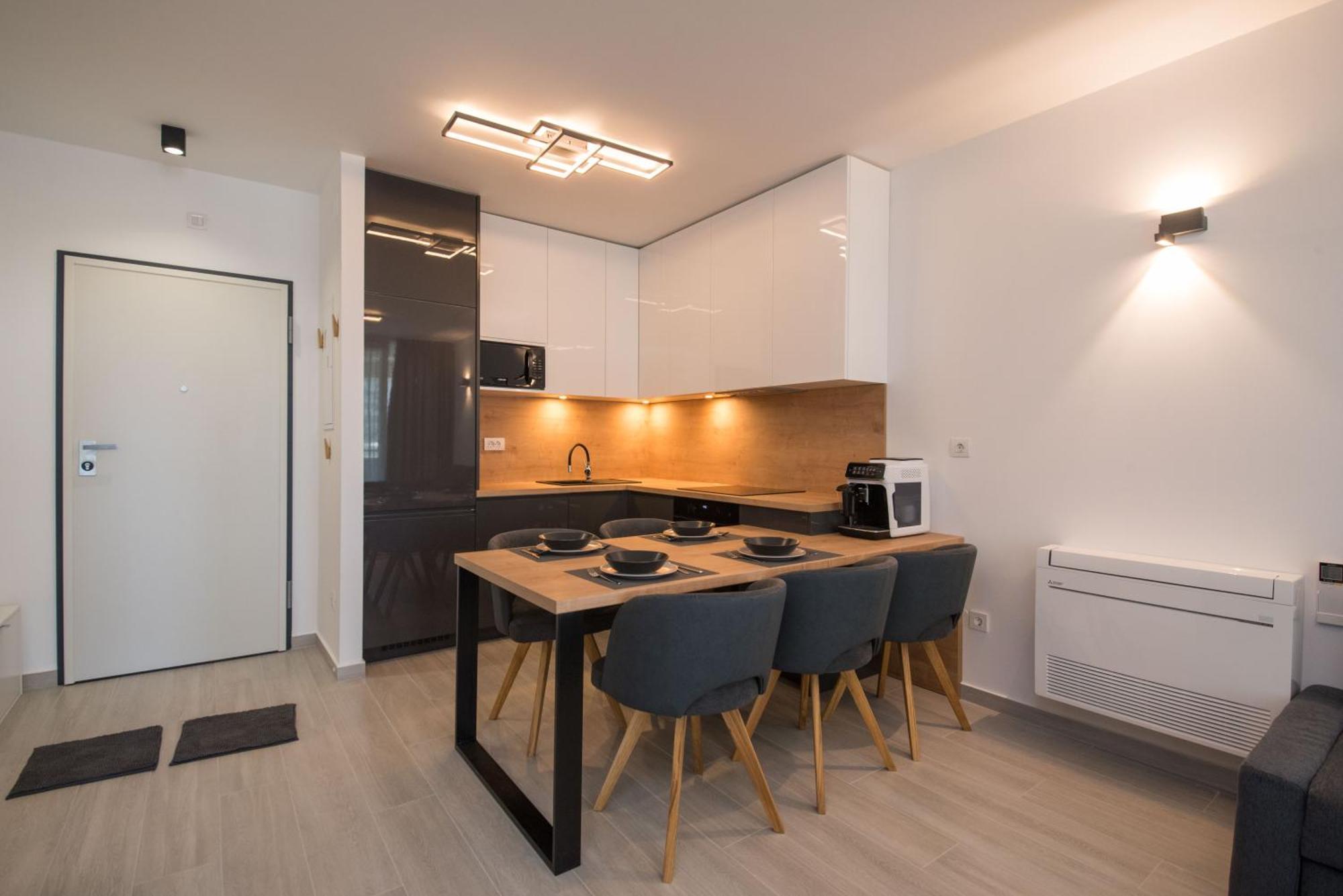 Astra Apartment